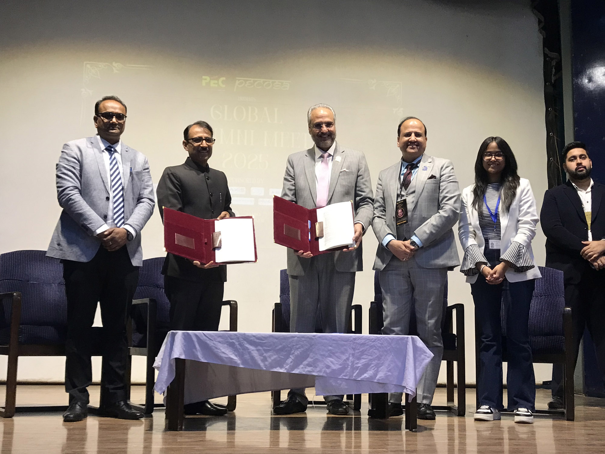ईसीई-पीईसी और माइक्रोन टेक्नोलॉजी के बीच एमओयू हुआ साइन, उद्योग-अकादमिक संबंधों को मिली नई मजबूती